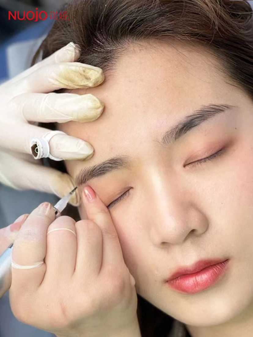 东莞资深纹绣机oem生产厂家:3天掌握机器线条眉上真人的线条排列,能留