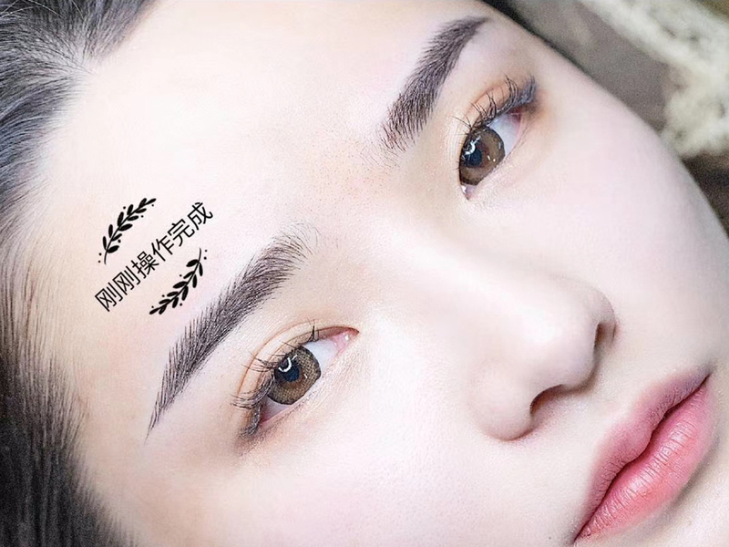 半永久纹绣线条眉真人实操案例分析:超好看的线条眉是怎么留色的